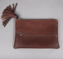 Load image into Gallery viewer, Antares - LONDON LEATHER CLUTCH BAG
